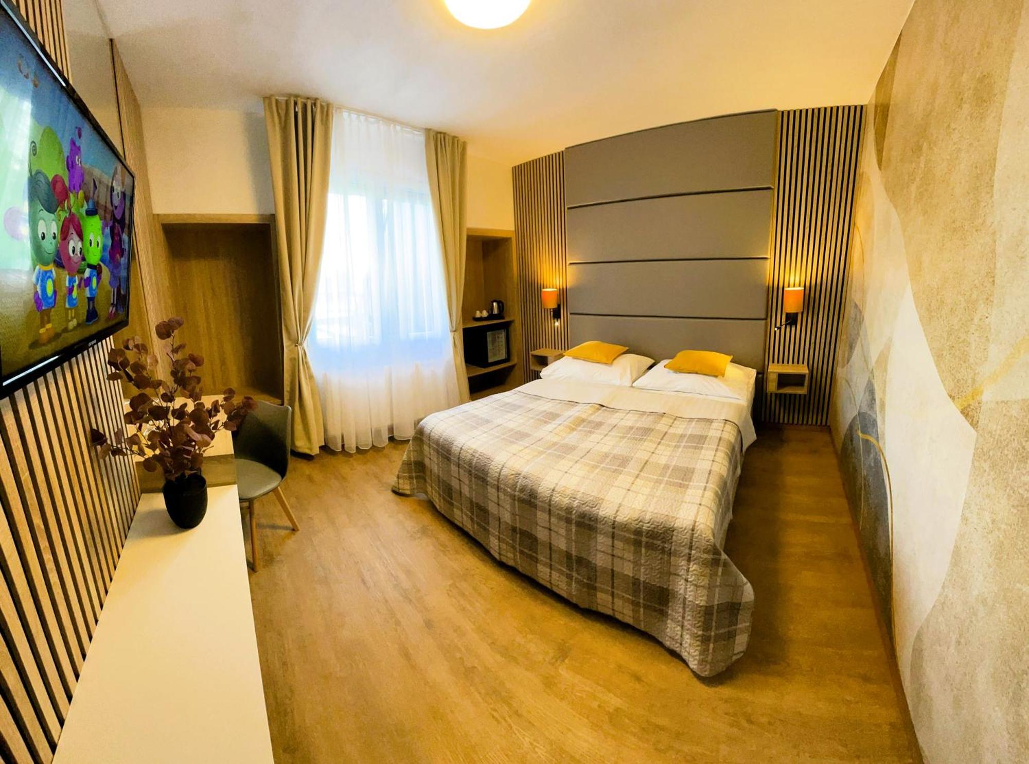 Hotel Benica Benesov  Exteriör bild