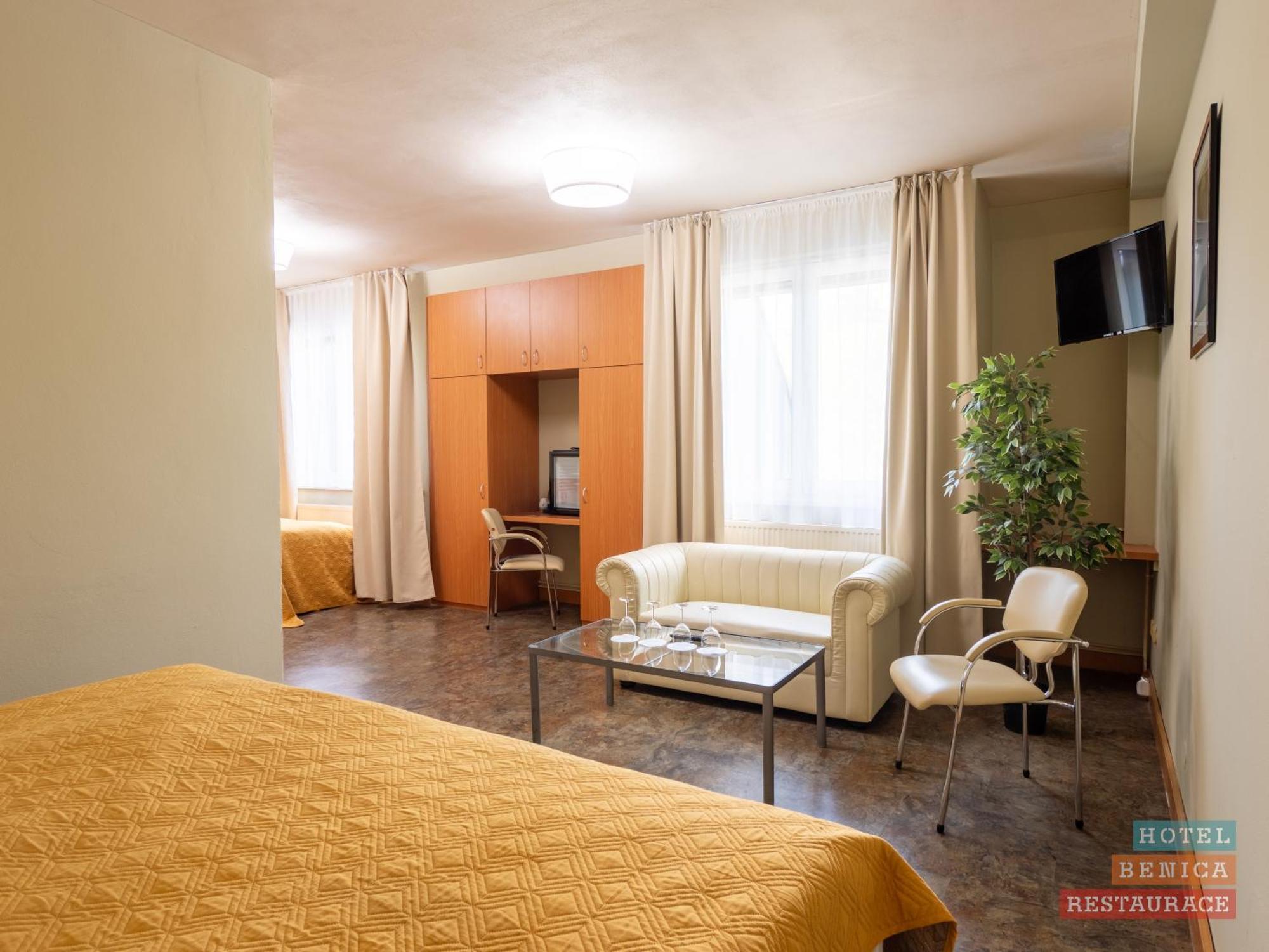 Hotel Benica Benesov  Exteriör bild