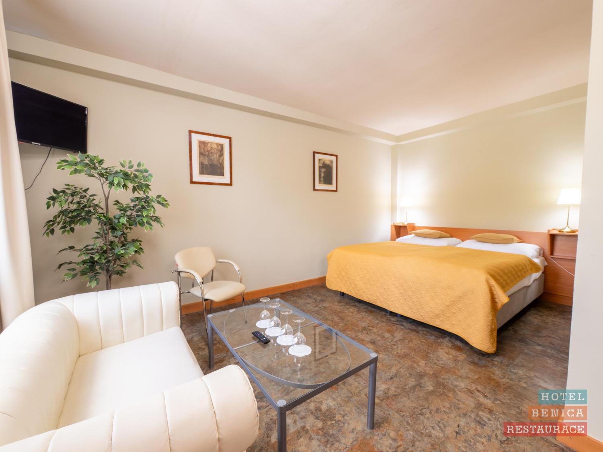 Hotel Benica Benesov  Exteriör bild